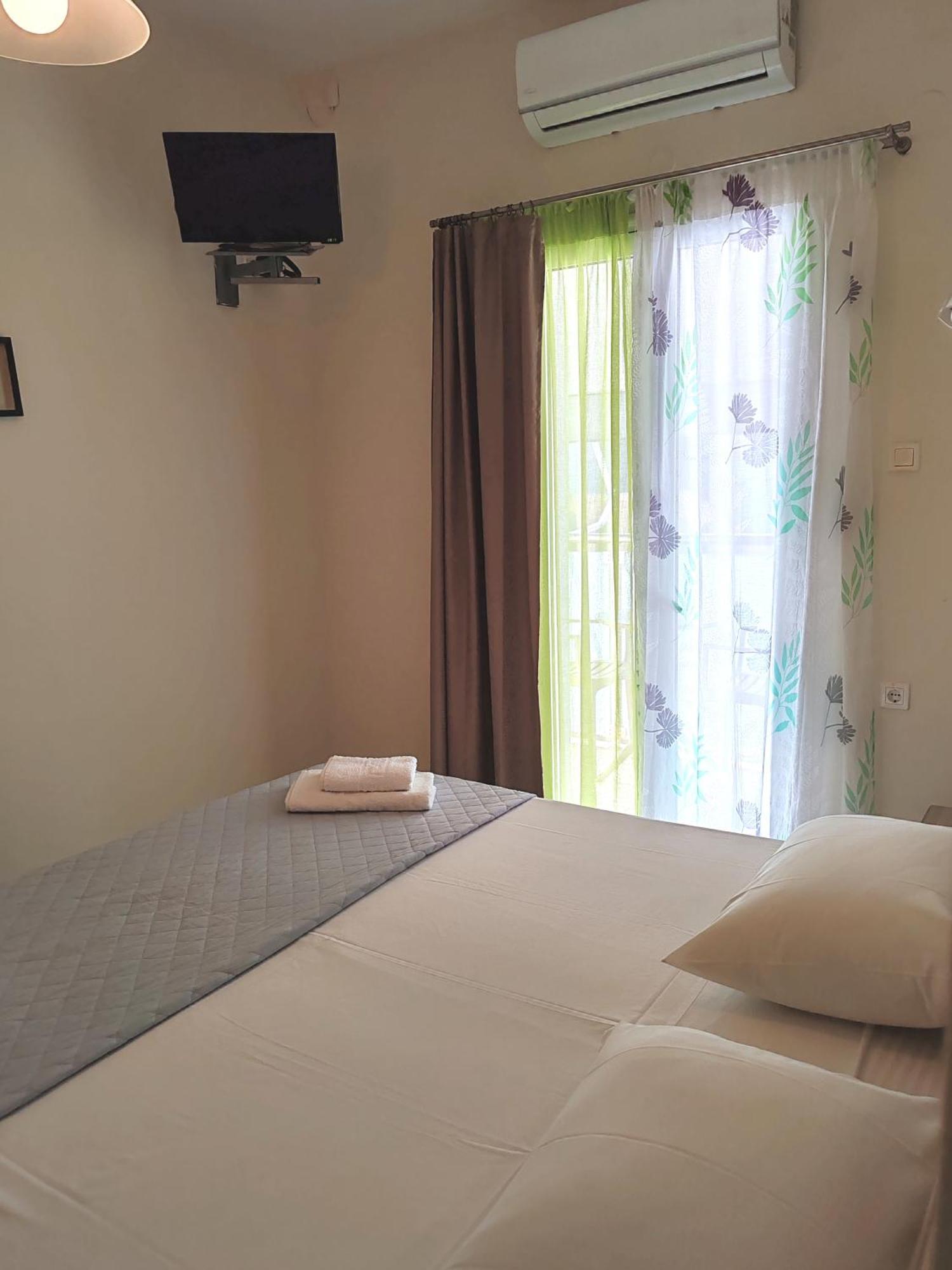 Agia Marina Angelica Studios And Apartments מראה חיצוני תמונה