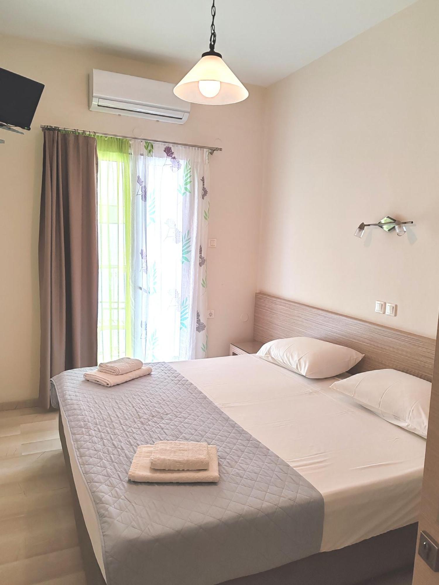 Agia Marina Angelica Studios And Apartments מראה חיצוני תמונה