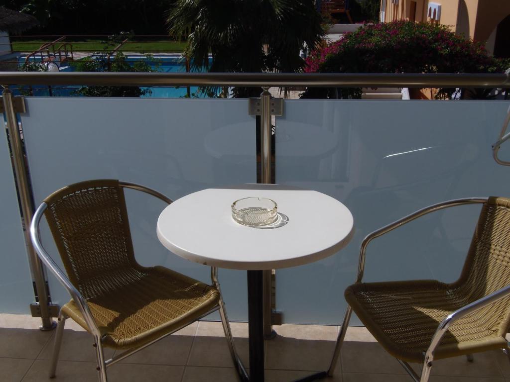 Agia Marina Angelica Studios And Apartments חדר תמונה