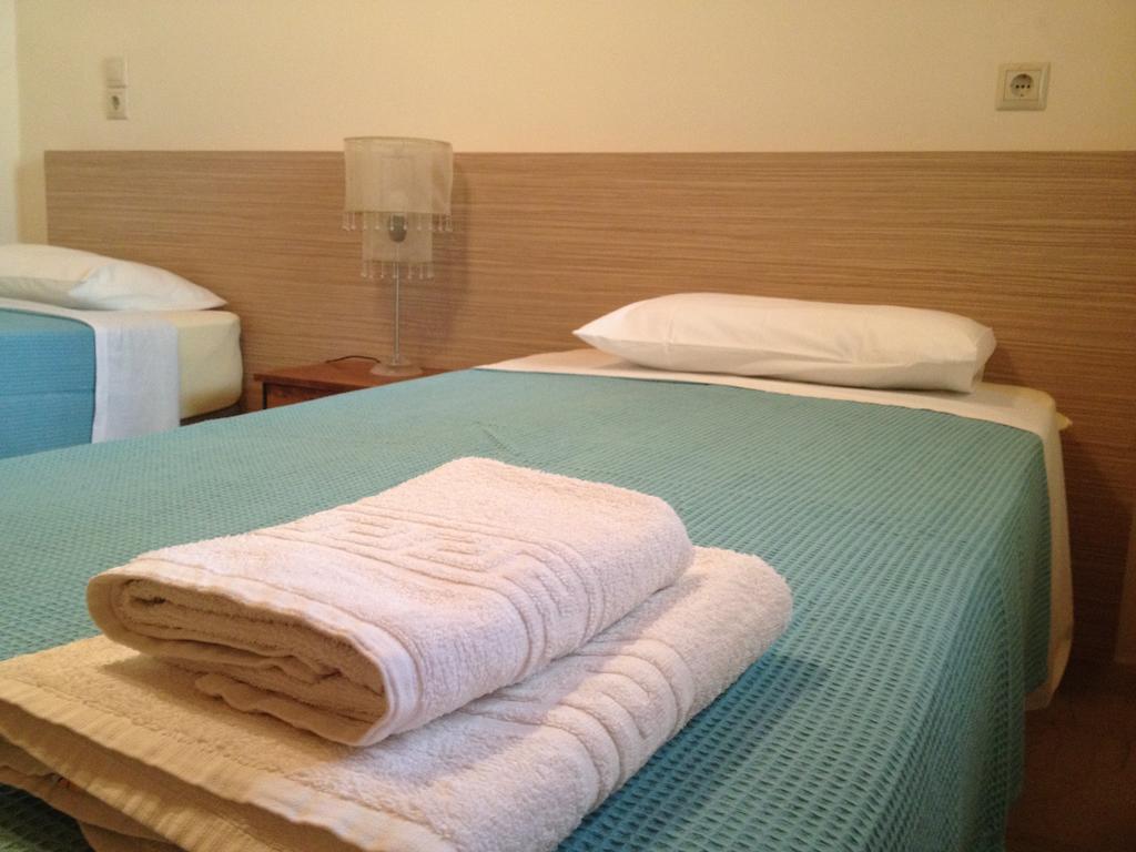 Agia Marina Angelica Studios And Apartments חדר תמונה